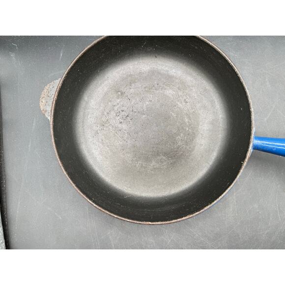 Le Creuset Blue Enamel Skillet No. 26 - Picture 2 of 6